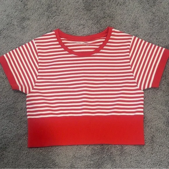 Offline by Aerie Red and White Striped Crop Top. Size Medium. NWOT - Picture 2 of 6